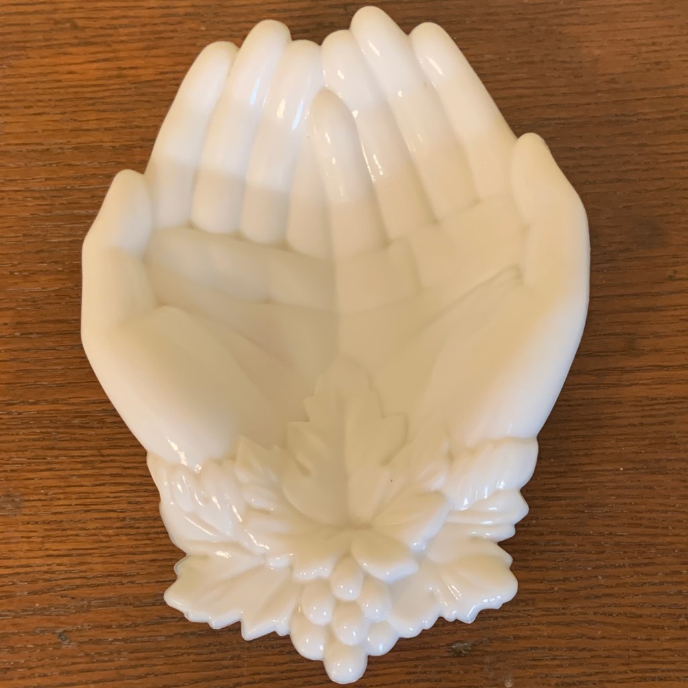 Westmoreland Ivory Milk Glass Hands Dish with Leaf Design